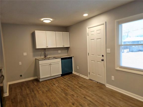 4th image of 11209 Palmer Ave