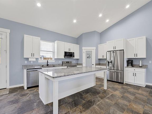 5th image of 9449 SE 158th Pl