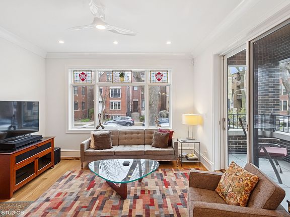 3rd image of 1511 W Byron St #1