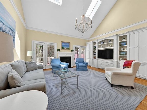 4th image of 239 Washington St Unit 20