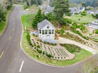 141 Combs Cir, Yachats, OR 97498