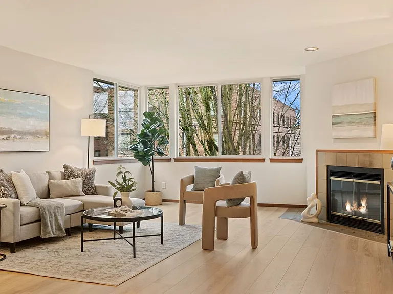 2350 10th Ave E #227 — Photo 4