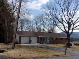 394 Sherwood Dr, Blue Ridge, VA 24064