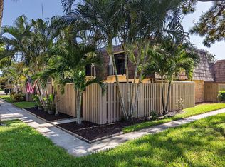 812 8th Ct, Palm Beach Gardens, FL 33410