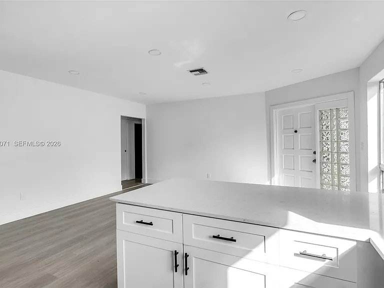 6831 Greene St — Photo 8