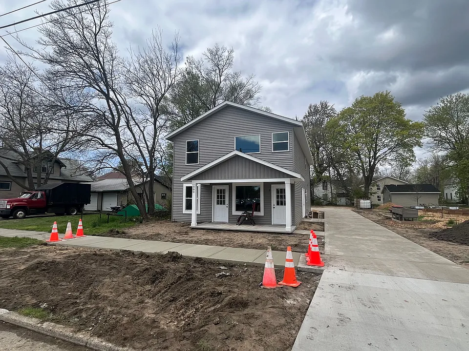 280 Allen Ave #2