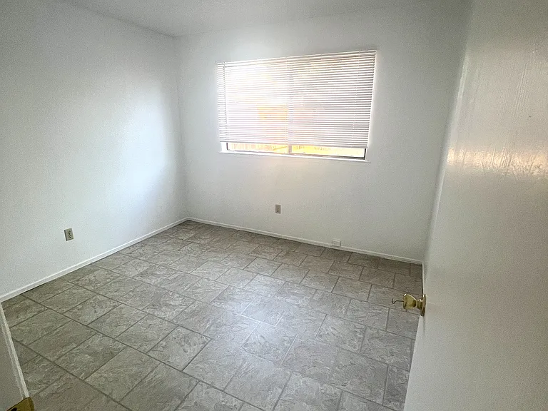 10387 S White Rock Rd #B — Photo 18