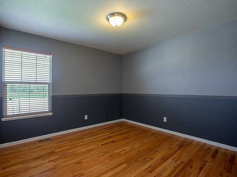 1076 Fairfield Ave — Photo 23
