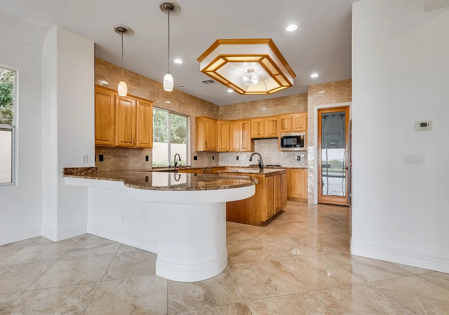 Spacious Luxury Home in Desirable Red Rock Country Club — Photo 3