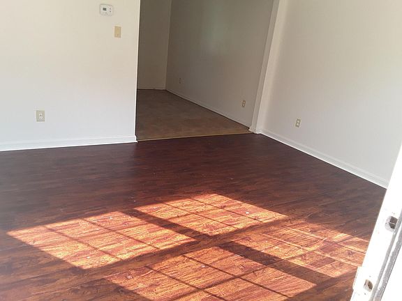 2nd image of 206 Lancaster Creek Dr