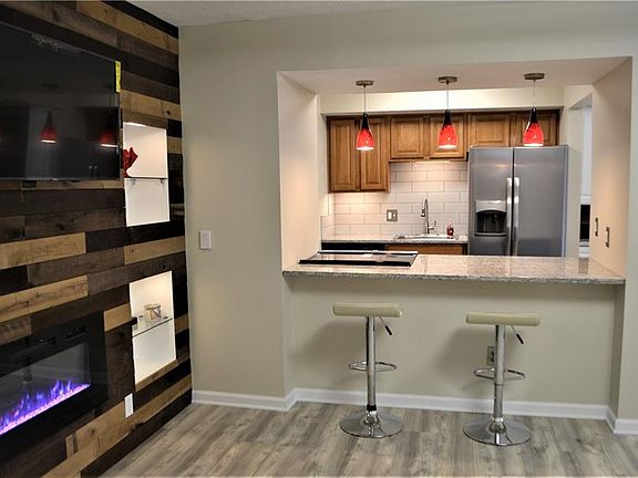 3rd image of 10542 Independence Dr #27-B