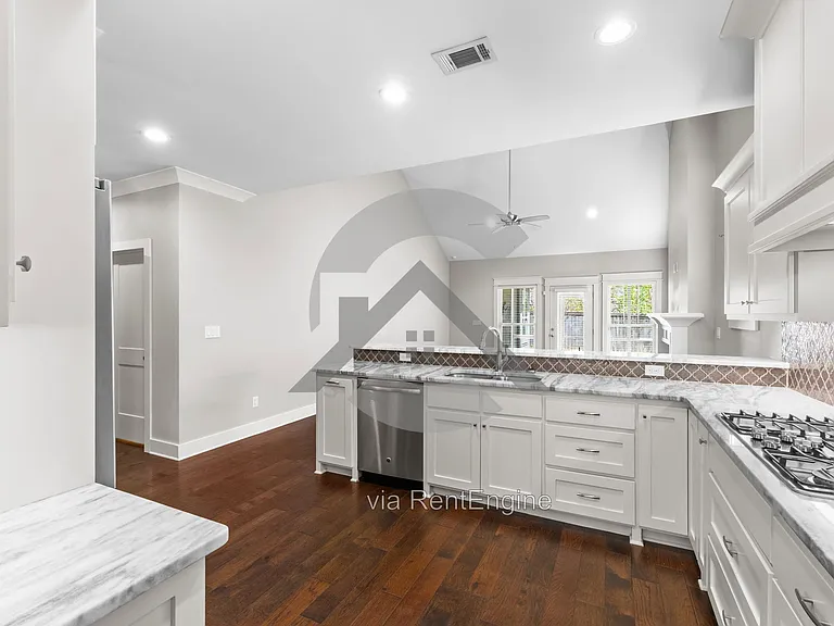123 Wildcreek Blvd — Photo 4