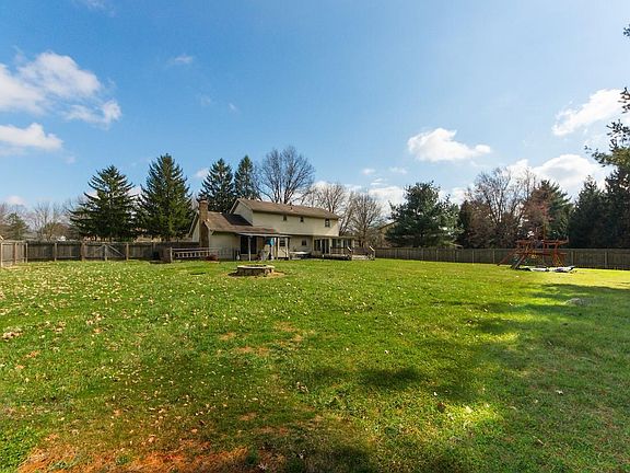 3rd image of 13733 Stonehenge Cir