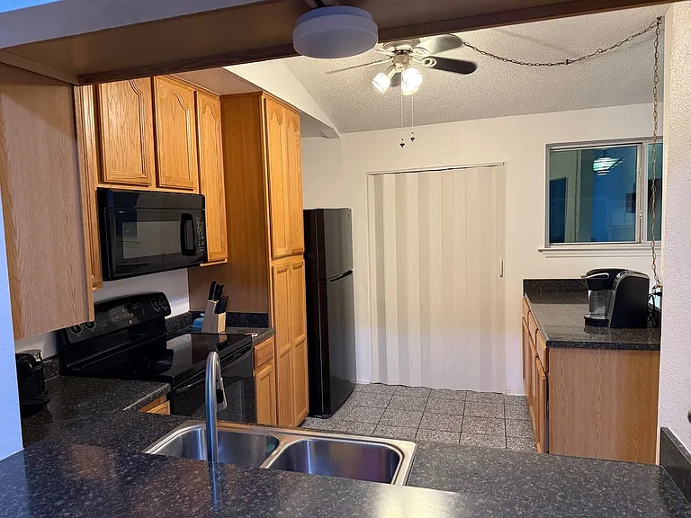 186 Avant Garde Cir — Photo 22