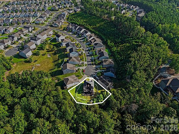 4th image of 16226 Fieldstone Trce