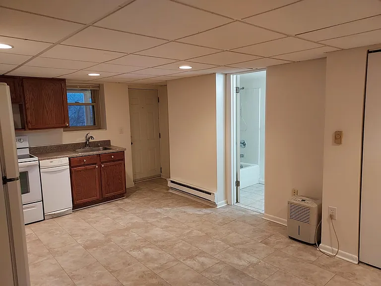 202 N Highland Ave #4 — Photo 5