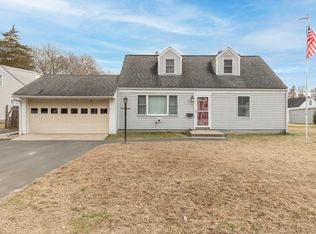 2 Oven Rock Rd, Bethel, CT 06801