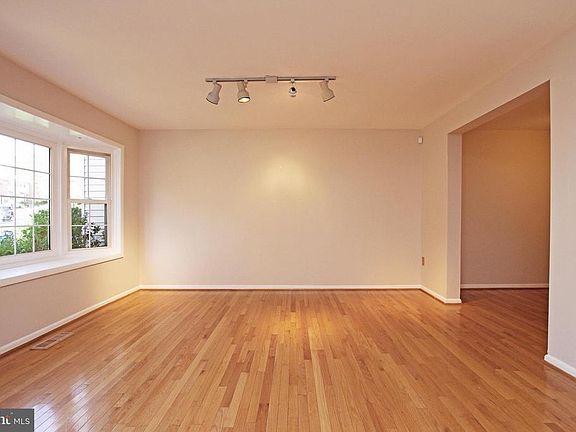 3rd image of 3093 White Birch Ct