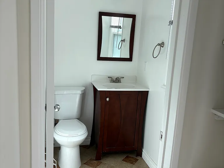 6862 Delco Ave — Photo 5