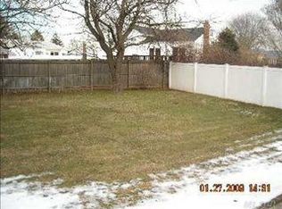 348 Rose St, Massapequa Park, NY 11762