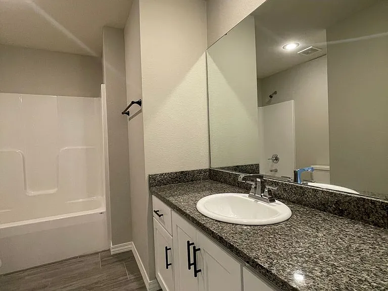 696 N Montego St — Photo 19