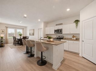 8 Glen Crossings Rd, Edgecliff Village, TX 76134