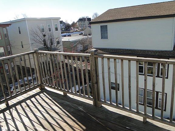 3rd image of 69A Winchester St #3