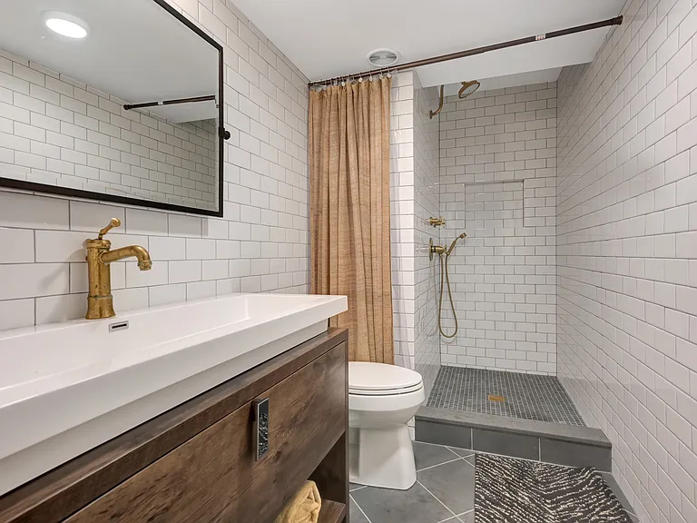 25 Rolling Woods Ct — Photo 14