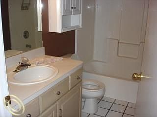 3rd image of 5462 Brookhaven Ct