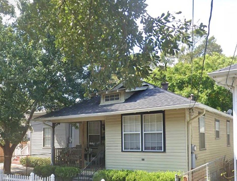 1st image of 3624 General Pershing St
