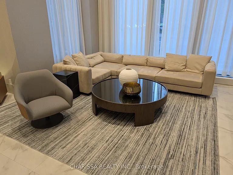 75 James St S #612 — Photo 18