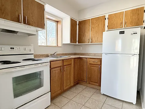575 Assumption St #3 Photo 1