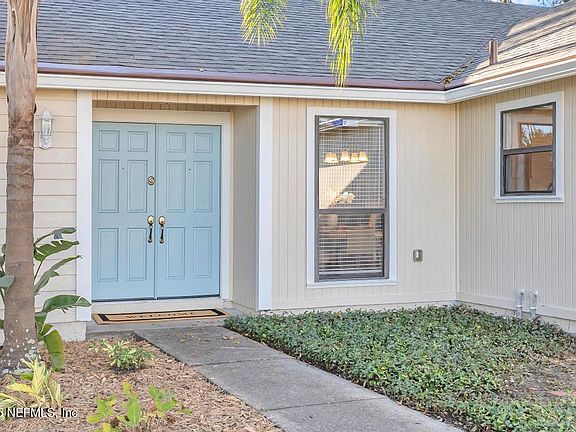3rd image of 4726 MARSH HAMMOCK Drive E