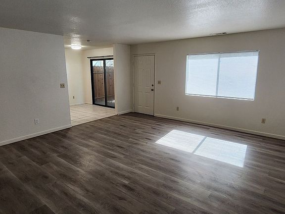 5th image of 551-577 Rose Ct #577-2