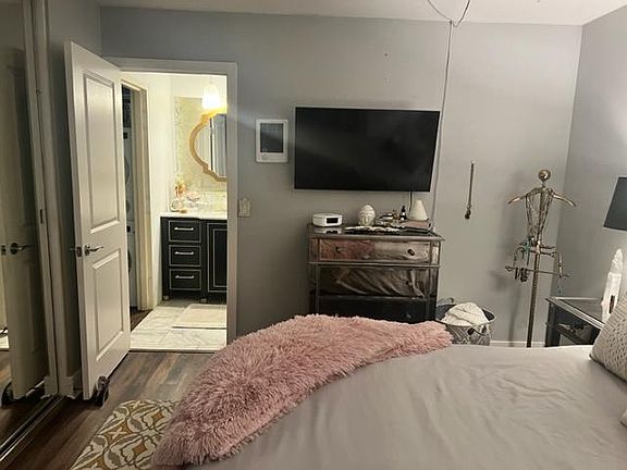 4th image of 836 W Pennsylvania Ave APT 215