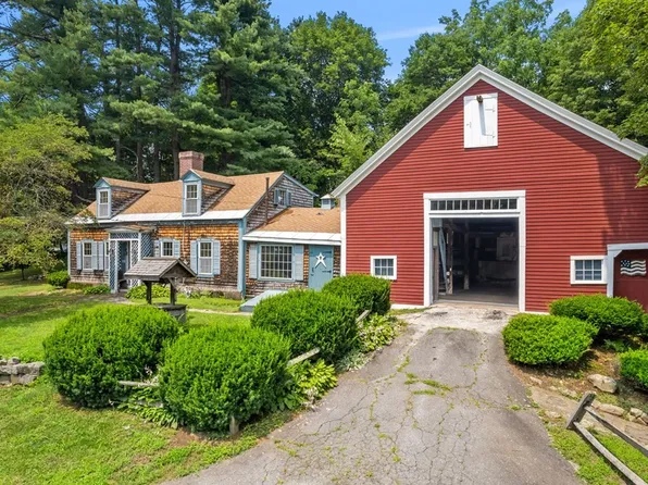 32 West St, Groton, MA 01450