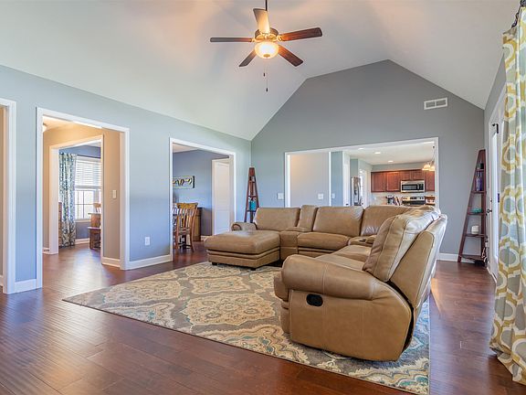 2nd image of 2813 Dusenburg Dr