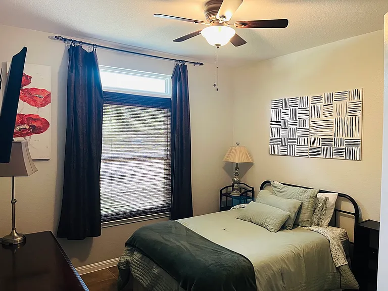 611 Newport Dr — Photo 1
