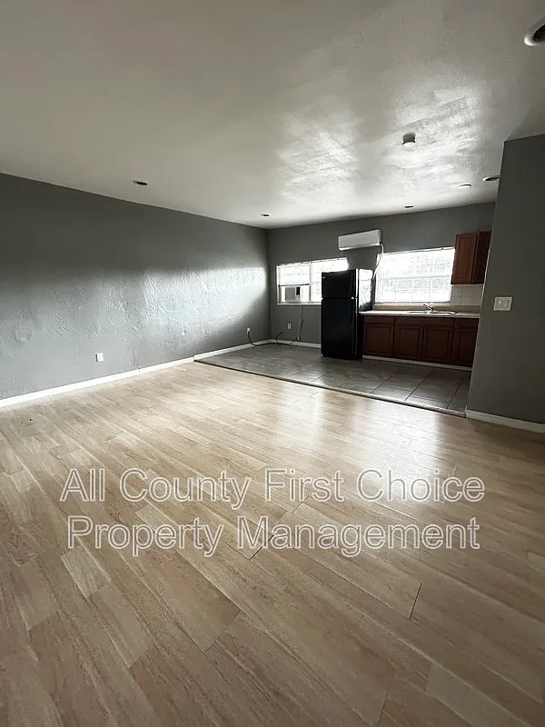 2 bed, 1.0 bath, 850 sqft, $1,200 — Photo 2