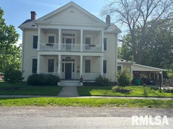 305 S East St, Carlinville, IL 62626