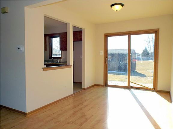 3rd image of 9109 W 170th St