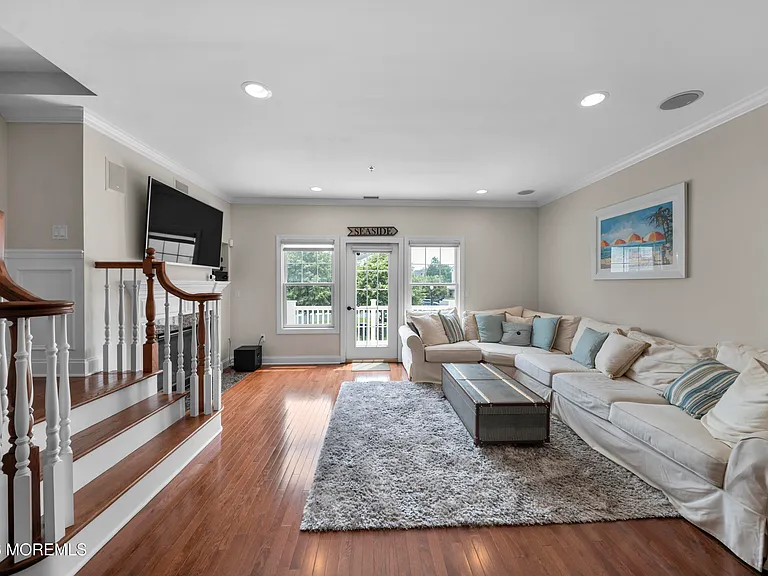 302 Villa Dr — Photo 15
