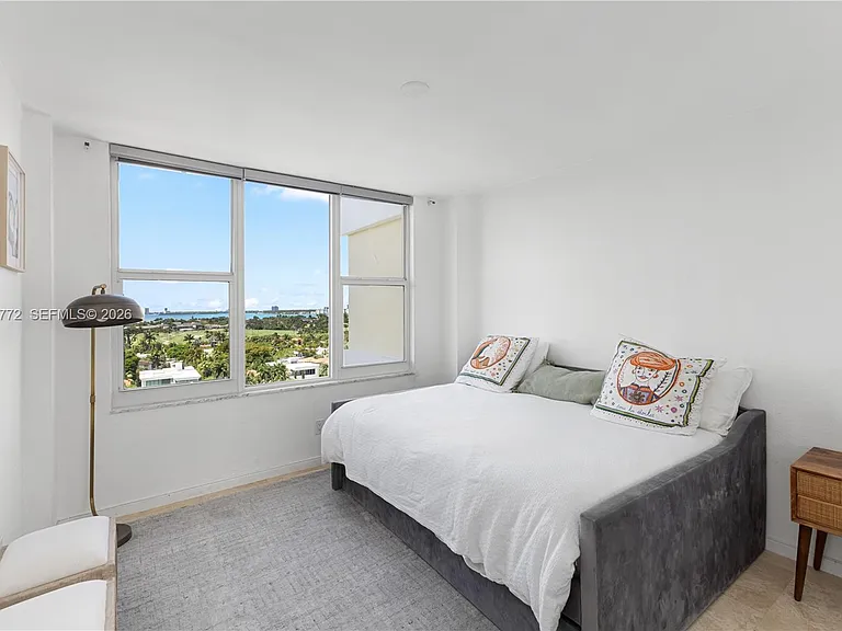 5600 Collins Ave #14R — Photo 19