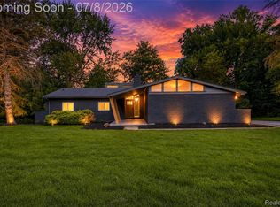 4469 Chamberlain Dr, Bloomfield Hills, MI 48301