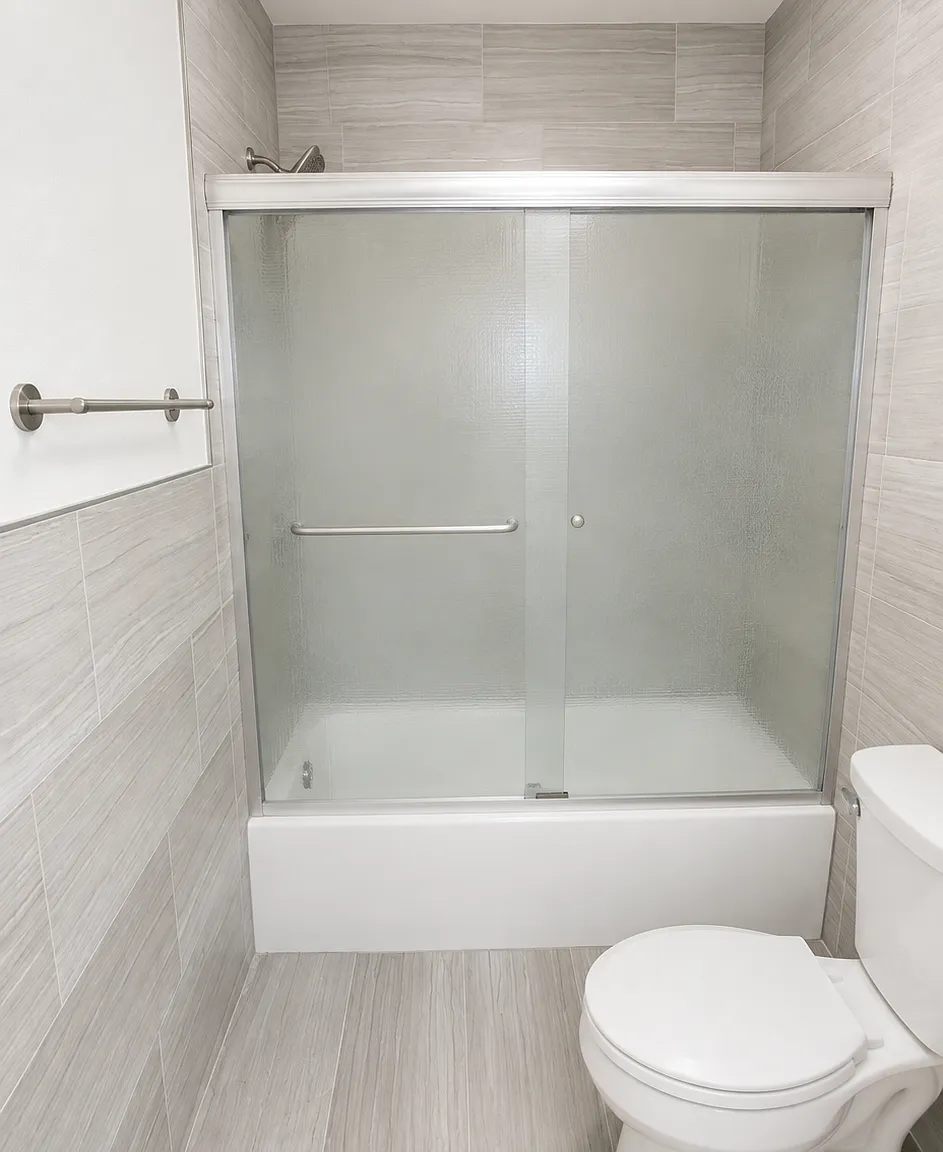 4 bed, 2400 sqft, $4,000 — Photo 3