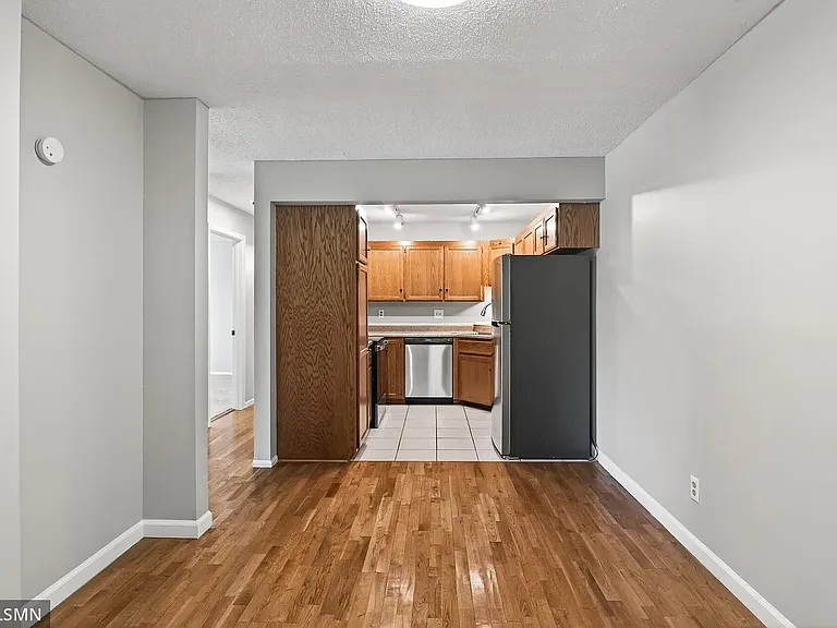 400 Shelard Pkwy #203 — Photo 4