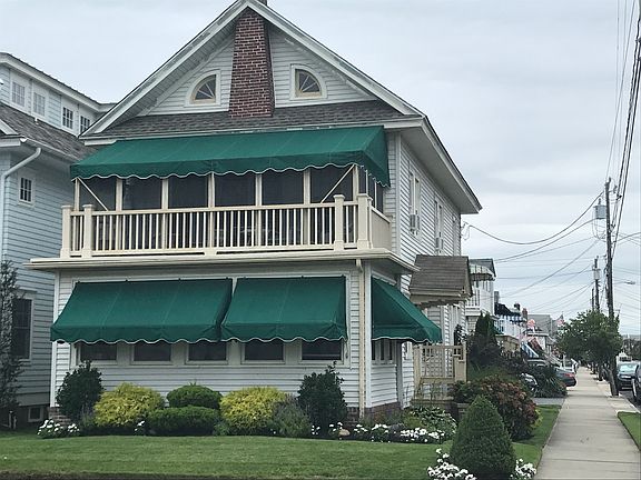 2nd image of 852 Stenton Pl