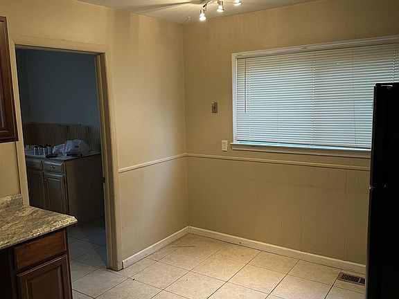 3rd image of 23816 Brittany Ave