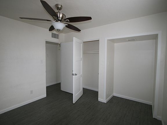 3rd image of 512 E Mariposa St
