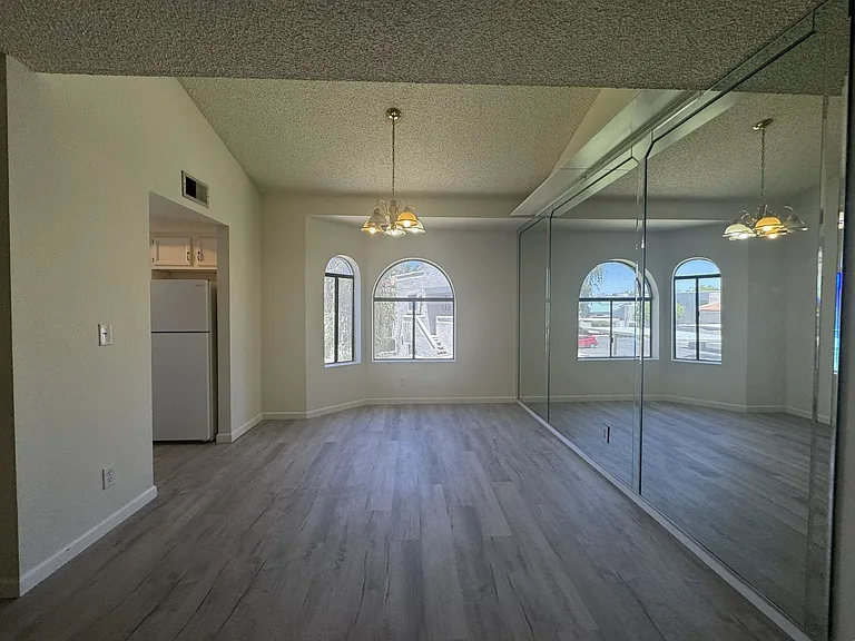 850 S River Dr — Photo 11